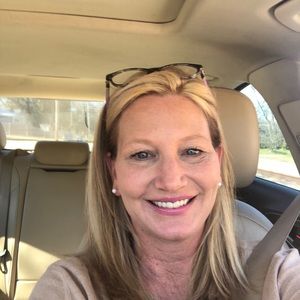 Meet your Posher, Leslie